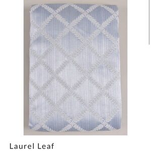 Lenox Laurel leaf tablecloth